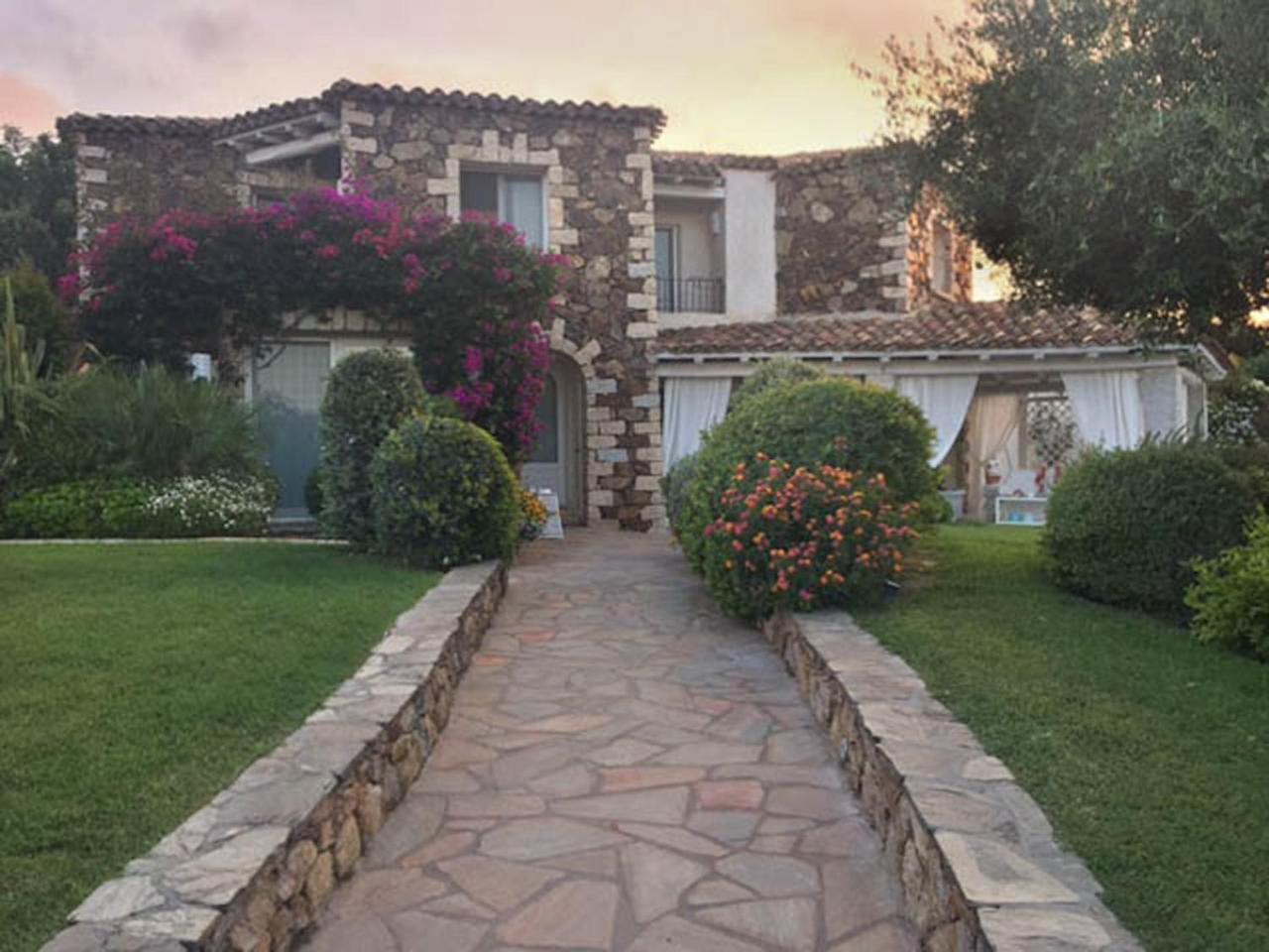 Villa Bougainvillea Con Piscina E Giardino Privato A Pochi Passi Dal Mare Castiadas Exterior photo